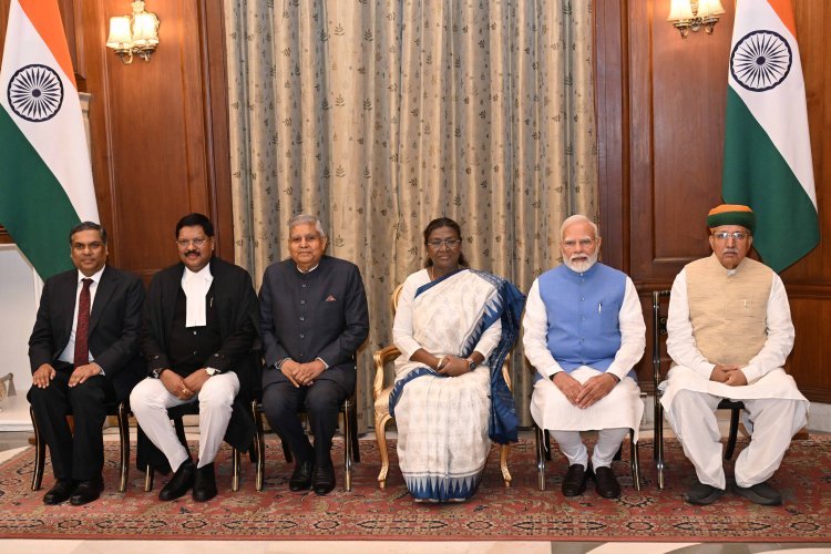 देश को मिला नया न्याय शीर्ष: भूषण रामकृष्ण गवई ने ली भारत के मुख्य न्यायाधीश पद की शपथ