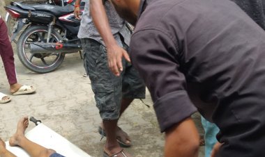 गोला में दो बाइकों की भीषण टक्कर! दो युवक गंभीर रूप से घायल, अस्पताल में भर्ती