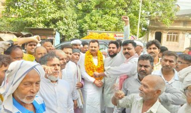 चिल्लूपार के पूर्व विधायक विनय शंकर तिवारी 'नंदन' का बड़हलगंज में भव्य स्वागत, जनसमूह ने दिखाया अपार समर्थन