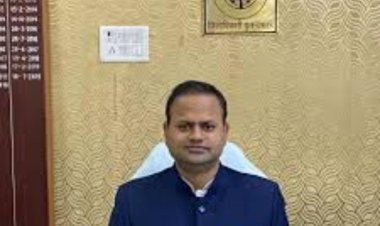 आजमगढ़ में अफसरशाही पर बवाल: एक्सईएन ने डीएम पर डंडों से पिटाई का लगाया आरोप, मुख्यमंत्री को जांच की मांग