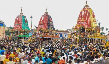 पुरी में भक्ति और उल्लास का महासंगम: भगवान जगन्नाथ की भव्य रथ यात्रा का हुआ शुभारंभ