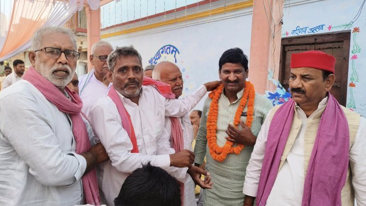 संघर्ष से सम्मान तक: सपा प्रदेश अध्यक्ष श्यामलाल पाल का सगड़ी आगमन, छोटे कार्यकर्ता को मिला बड़ा स्नेह!