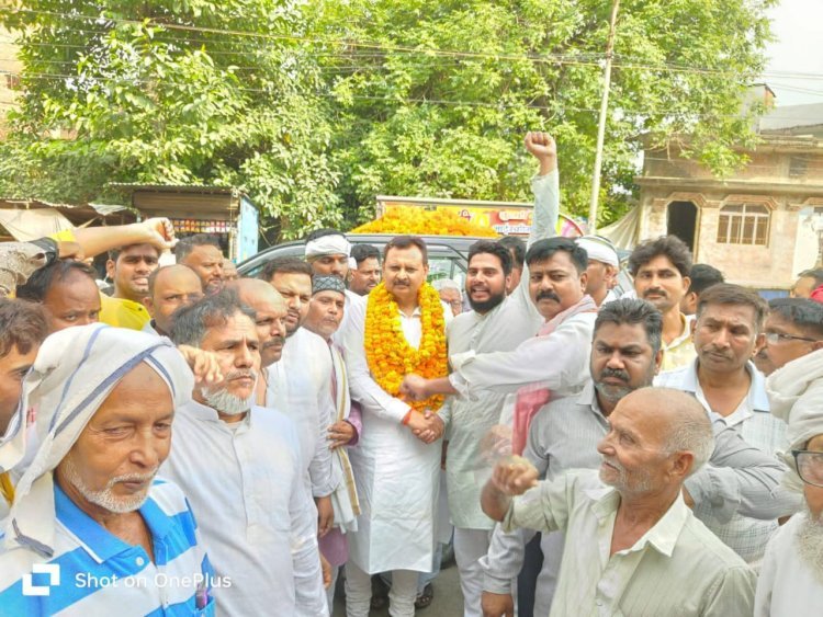चिल्लूपार के पूर्व विधायक विनय शंकर तिवारी 'नंदन' का बड़हलगंज में भव्य स्वागत, जनसमूह ने दिखाया अपार समर्थन