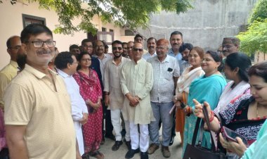 विद्यालय मर्जर के विरोध में शिक्षकों ने विधायक पिपराइच को सौंपा ज्ञापन, गरीब बच्चों की शिक्षा पर जताई चिंता