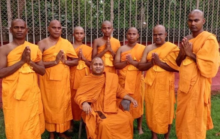 गुरु बिन ज्ञान न उपजै, गुरु बिन मिलै न मोष