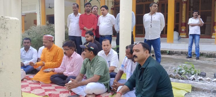 आदर्श नगर पंचायत बड़हलगंज को मिली नई पहचान — पवहारी महाराज नगर में भव्य फाउंटेन और चबूतरे के निर्माण का भूमि पूजन संपन्न