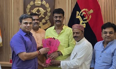 नगर कानून-व्यवस्था को लेकर वरिष्ठ पुलिस अधीक्षक से शिष्टाचार भेंट