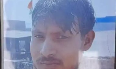 गोला (गोरखपुर)ट्रांसफॉर्मर के स्टे में उतर आए करंट ने ली युवक की जान, शव पोस्टमॉर्टम के लिए भेजा