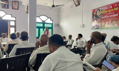 जनता के बीच, विकास के लिए संकल्पबद्ध सगड़ी विधायक डॉ. एच.एन. सिंह पटेल — क्षेत्रीय समस्याओं पर की खुलकर चर्चा