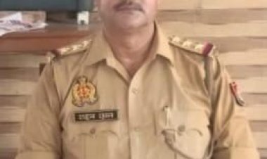 गोला :--नवागत प्रभारी निरीक्षक राहुल शुक्ला ने संभाला गोला कोतवाली का कार्यभार