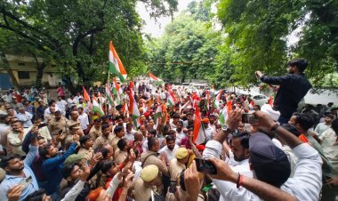 रायबरेली में उग्र हुआ आंदोलन, सम्राट अशोक और चंद्रगुप्त मौर्य के अपमान के खिलाफ हजारों लोग सड़कों पर, आशीष तिवारी की गिरफ्तारी की मांग 48 घंटे के भीतर आरोपी आशीष तिवारी को गिरफ्तार नहीं किया तो आंदोलन