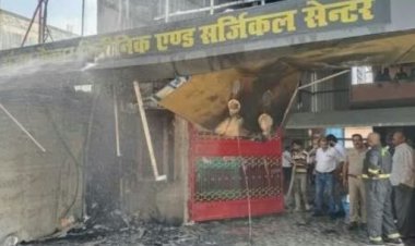 गोरखपुर: रुस्तमपुर चौक स्थित संजय फेक्चर क्लिनिक में लगी आग, दमकल ने पाया काबू