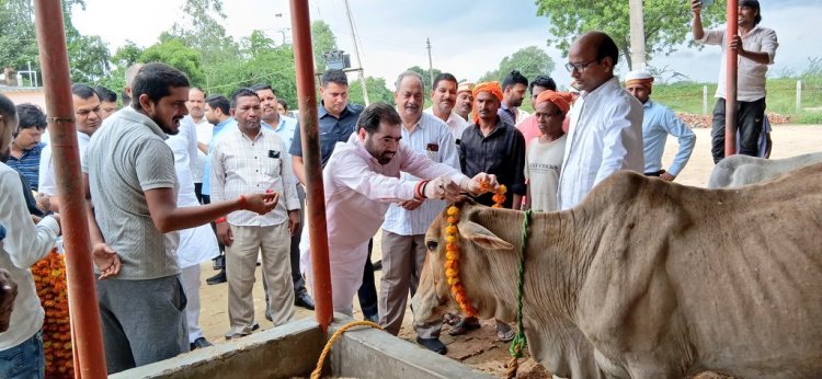 अमेठी में विकास कार्यों का जायजा: प्रभारी मंत्री ने किया जिला अस्पताल, गौशाला और विद्यालय का औचक निरीक्षण