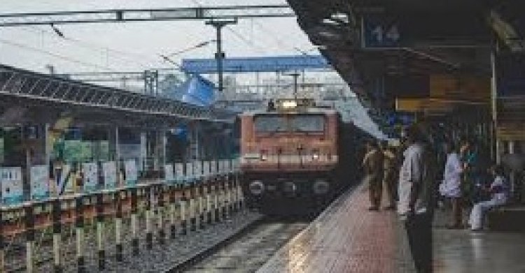 रेलवे का तोहफा: आने-जाने का टिकट साथ बुक करो, पाओ 20% की छूट – सफर बनेगा सस्ता और आसान!
