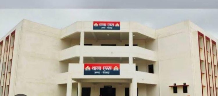 गोरखपुर में खौफनाक वारदात: जमीन बेचने के विवाद में बेटे ने सोते पिता की फावड़े से काट दी गर्दन, मौके पर मचा हड़कंप