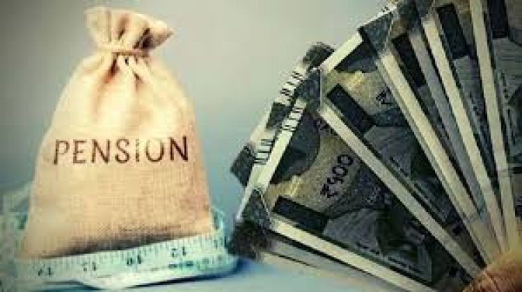 आधे से ज़्यादा रिटायर्ड कर्मचारियों को सिर्फ ₹1500 पेंशन! संसद में रिपोर्ट पेश, बुज़ुर्गों की जिंदगी पर सवाल