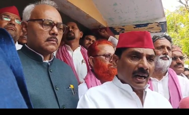 गगहा हत्याकांड: मुस्ताक की रहस्यमयी मौत से मचा बवाल, वायरल वीडियो ने खोली बर्बर पिटाई की पोल – समाजवादी पार्टी का प्रतिनिधिमंडल पहुंचा पीड़ित परिवार के घर