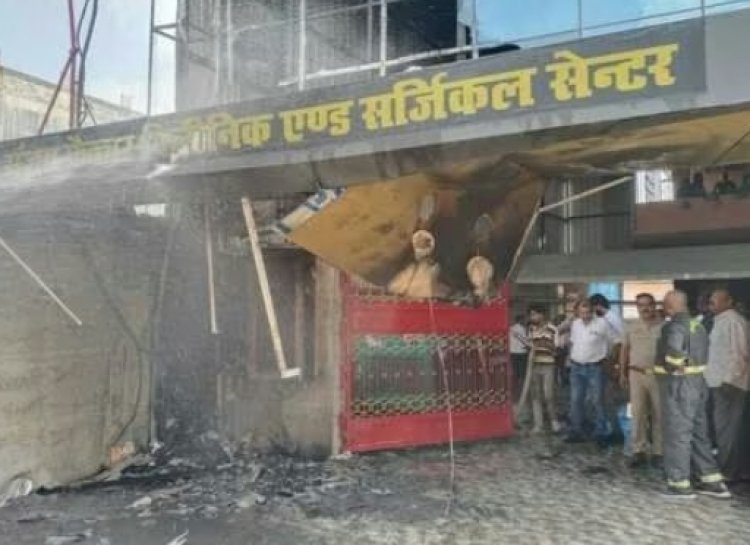 गोरखपुर: रुस्तमपुर चौक स्थित संजय फेक्चर क्लिनिक में लगी आग, दमकल ने पाया काबू