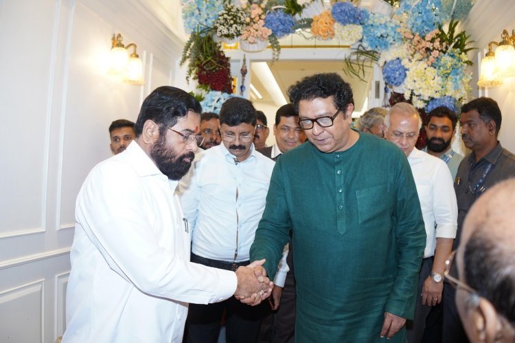 उपमुख्यमंत्री एकनाथ शिंदे ने राज ठाकरे के निवास पर किए गणपति दर्शन, परिवार संग हुआ आत्मीय मिलन