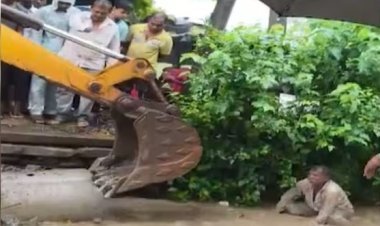 वाशिम में मासूम की दर्दनाक मौत: नाली में गिरा 3 साल का स्वराज, JCB से निकाला गया शव – पिता बिलखते रहे, ग्राम पंचायत पर लापरवाही का आरोप