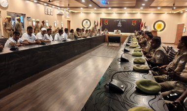 एडीजी प्रशिक्षण ने आज़मगढ़ में महिला रिक्रूट आरक्षियों के प्रशिक्षण का किया निरीक्षण