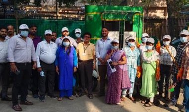 “स्वच्छता ही सेवा” अभियान: शास्त्री भवन में चला विशेष सफाई अभियान, सार्वजनिक शौचालयों और गलियारों की हुई व्यापक सफाई