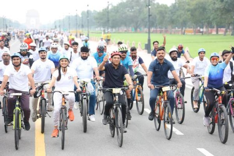 गर्व से स्वदेशी की भावना हमें स्वस्थ और आत्मनिर्भर भारत की ओर ले जाएगी” – डॉ. मनसुख मांडविया