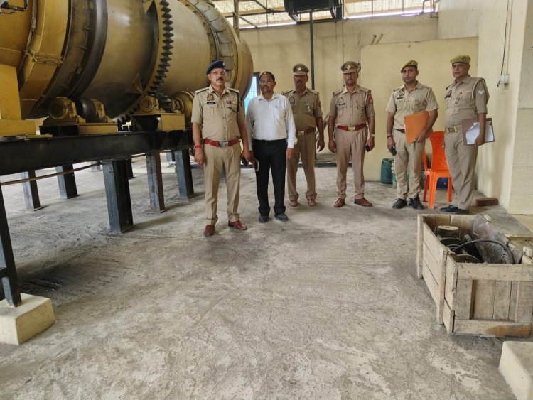 ऑपरेशन क्लीन में आजमगढ़ पुलिस की बड़ी कार्रवाई