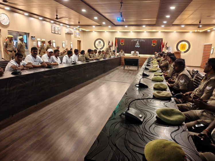 एडीजी प्रशिक्षण ने आज़मगढ़ में महिला रिक्रूट आरक्षियों के प्रशिक्षण का किया निरीक्षण