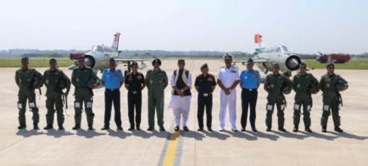 मिग-21 साहस, अनुशासन एवं देशभक्ति की उस अटूट परंपरा का प्रतीक है, जो स्वदेशी हल्के लड़ाकू विमान-तेजस और आगामी उन्नत मध्यम लड़ाकू विमान के विकास के लिए प्रेरणा स्रोत बनेगा: रक्षा मंत्री