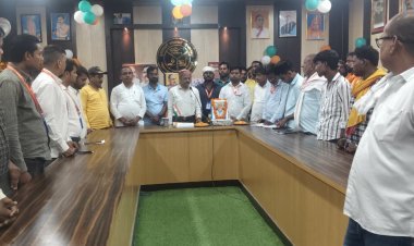 नगर पंचायत कर्मी को पितृशोक, श्रद्धांजलि सभा आयोजित