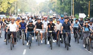 विश्व शिक्षक दिवस पर दिल्ली में साइकिल संग हुआ फिटनेस का उत्सव, डॉ. मांडविया ने किया नेतृत्व