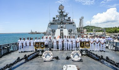 हिंद-प्रशांत में भारत की समुद्री उपस्थिति: आईएनएस सह्याद्रि मलेशिया के केमामन बंदरगाह पर पहुंचा