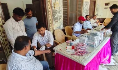 स्वस्थ नगर, खुशहाल जीवन: बड़हलगंज में संचारी रोग उन्मूलन चिकित्सा शिविर में 73 लोगों की हुई जांच