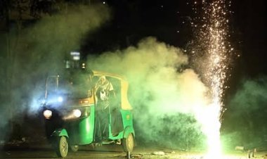 धुएँ में घिरी राजधानी: दिवाली की चमक के साथ दिल्ली का दम घुटा, PM2.5 स्तर पहुँचा पाँच सालों के उच्चतम 488 µg/m³ पर