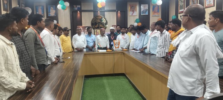 नगर पंचायत कर्मी को पितृशोक, श्रद्धांजलि सभा आयोजित