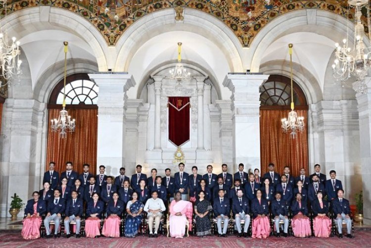 राष्ट्र निर्माण में युवाशक्ति का अभिनंदन: राष्ट्रपति द्रौपदी मुर्मु ने प्रदान किए माई भारत-एनएसएस पुरस्कार