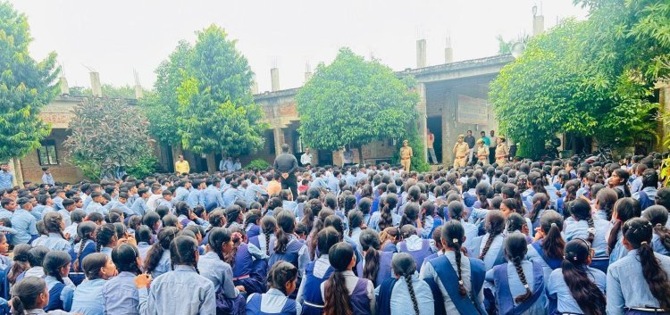 मिशन शक्ति अभियान: आजमगढ़ में महिलाओं और बालिकाओं की सुरक्षा एवं आत्मनिर्भरता पर जोर