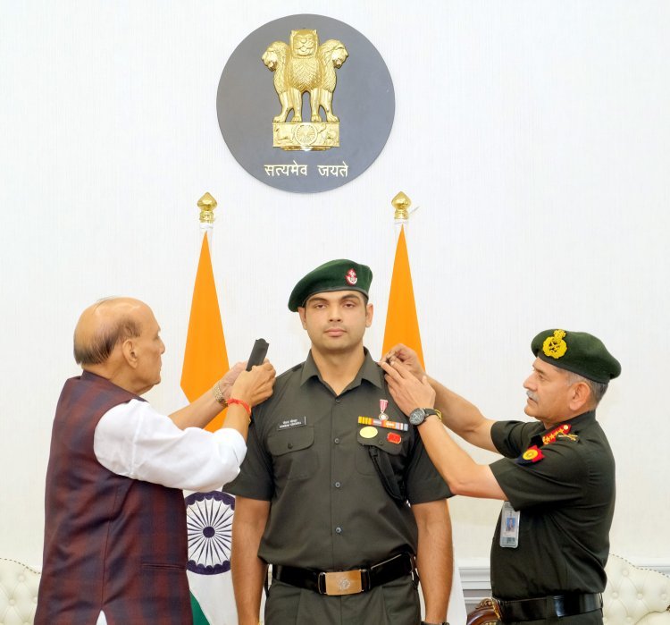 लेफ्टिनेंट कर्नल नीरज चोपड़ा: मैदान से सीमाओं तक – देशभक्ति की नई पहचान