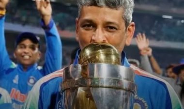 सात घंटे के लिए दुनिया भूल जाओ…’ — जब कोच अमोल मजूमदार के जोश ने गूंजाया ‘चक दे इंडिया’, और हरमन ब्रिगेड ने लिख दिया इतिहास!