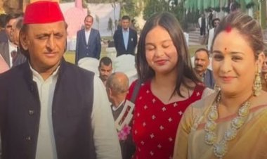 सैफई में सजी भव्य शादी—अखिलेश यादव पूरे परिवार संग दिखे एकजुट, अपर्णा यादव के साथ उपस्थिति चर्चा में; सियासत और संस्कृतियों का अनोखा संगम बना आकर्षण
