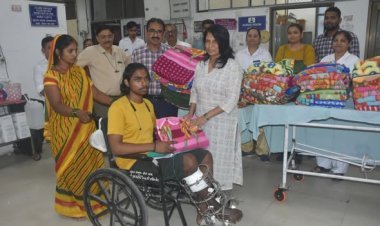 मानवता की मिसाल: डुमास के समाजसेवी दीपकभाई इज़ारदार ने नई सिविल अस्पताल में 200 कम्बल वितरित किए