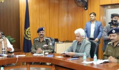 MP में CM मोहन यादव का सख्त एक्शन: आधी रात पुलिस मुख्यालय पहुँचे, अफसरों की क्लास लगाई; रायसेन SP हटाए, दो थाना प्रभारी लाइन अटैच