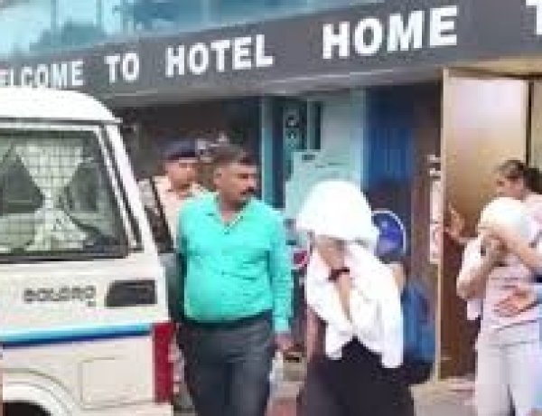 सूरत में हाई-प्रोफाइल सेक्स रैकेट का भंडाफोड़ — युगांडा और थाईलैंड की लड़कियाँ फँसी इस काले कारोबार में, रोज़ कमाए जाते थे लाखों रुपये!