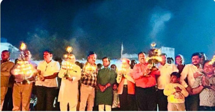 सरयू तट पर 75 हजार दीपों की ज्योति से जगमगाया बड़हलगंज — भव्यता के 24वें वर्ष में देव दीपावली महोत्सव ने रचा नया इतिहास