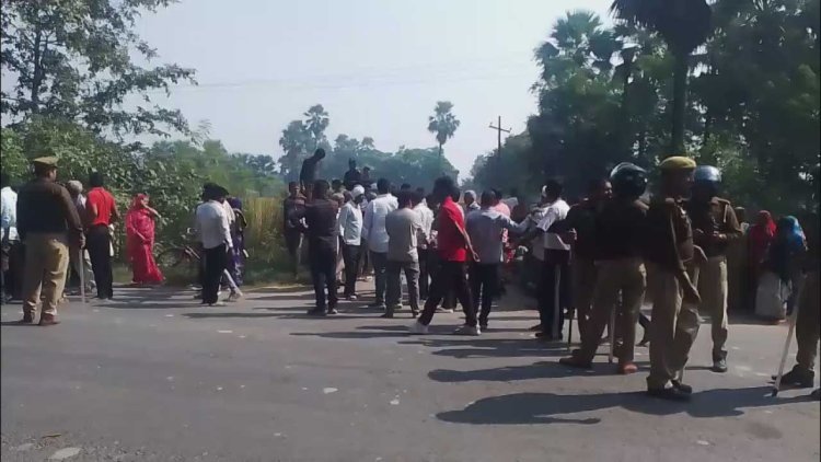 मारपीट में घायल युवक की इलाज के दौरान मौत, ग्रामीणों ने किया चक्का जाम — मौके पर भारी पुलिस बल तैनात