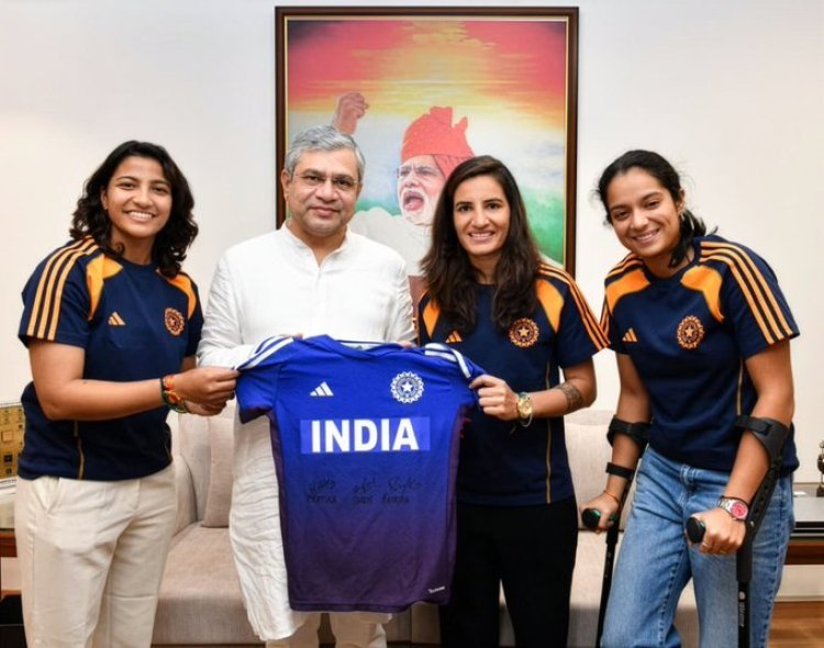 महिला विश्व कप विजेता रेलवे की बेटियों ने रचा इतिहास — केंद्रीय मंत्री अश्विनी वैष्णव ने किया सम्मान, कहा “आप भारत की असली प्रेरणा हैं