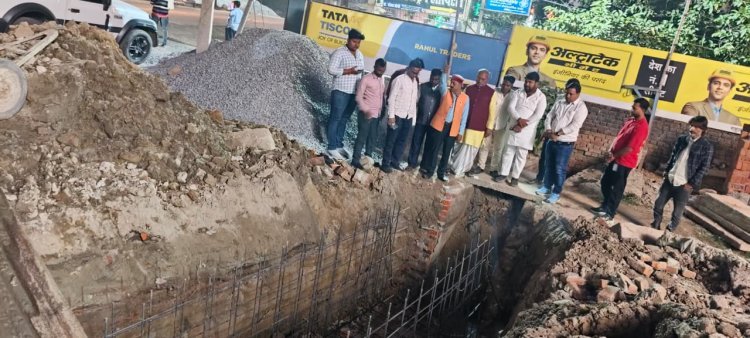 रामरती हॉस्पिटल से पटना चौराहा तक नाले के निर्माण की शुरुआत—बड़हलगंज को जलजमाव से मिलेगी बड़ी राहत