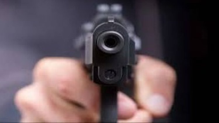 नोएडा में प्रेम की आड़ में क्रूरता: शादी से इनकार पर 25 वर्षीय युवती की गोली मारकर हत्या, आरोपी फरार – शहर में सनसनी