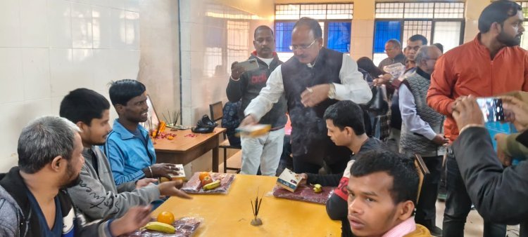 बेसहारा के लिए सहारा बने समाजसेवी कृष्णमुरारी राय